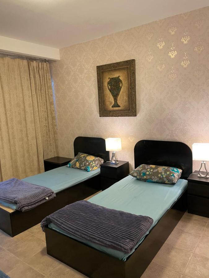 Travelers Backpackers Hostel Dubai Exterior foto