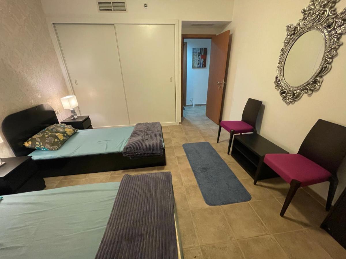 Travelers Backpackers Hostel Dubai Exterior foto
